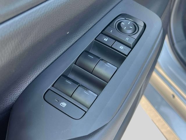 Used 2026 Toyota Prius Plug-In Hybrid FWD image 17