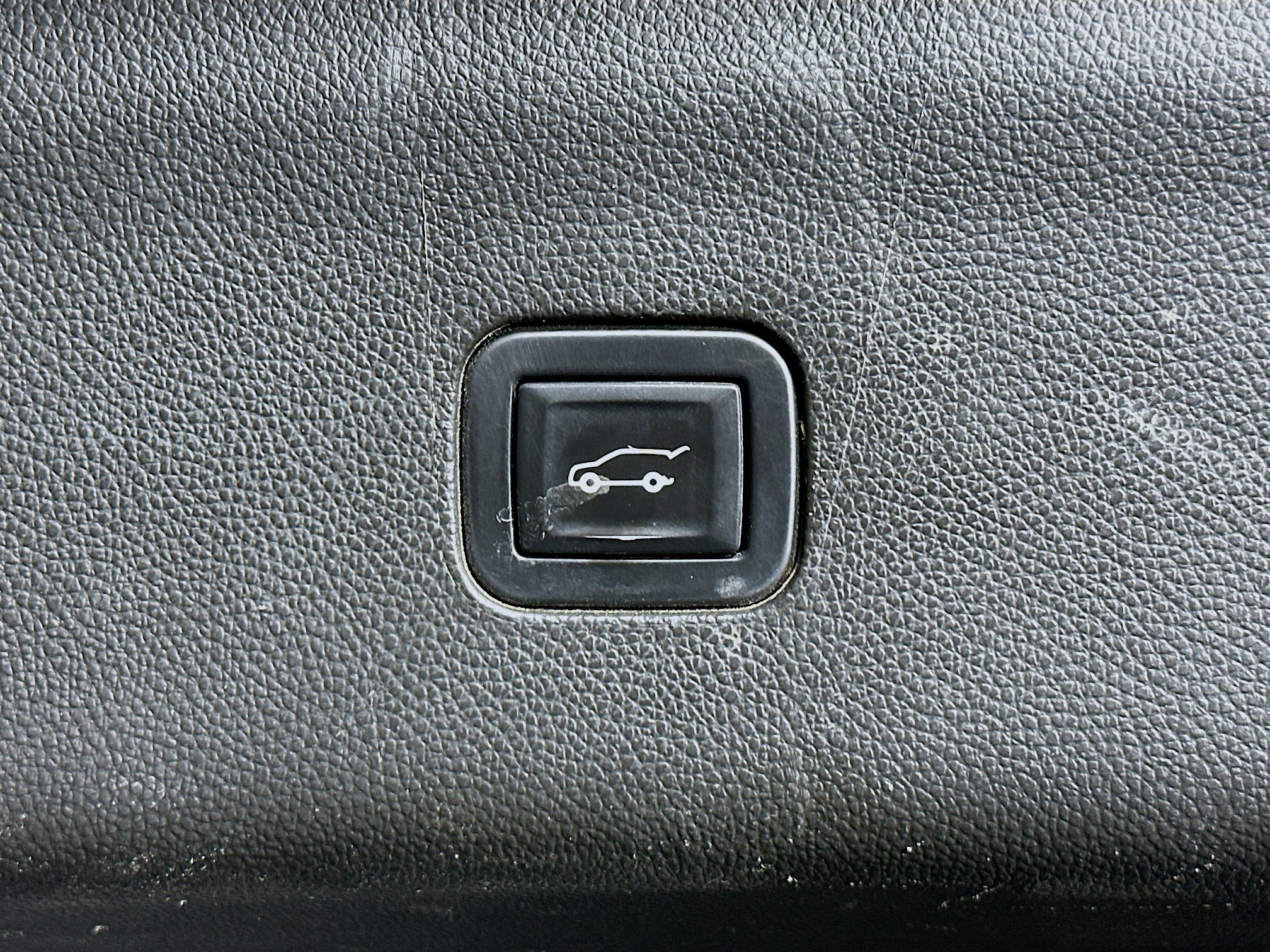 Used 2020 Buick Enclave Essence image 30