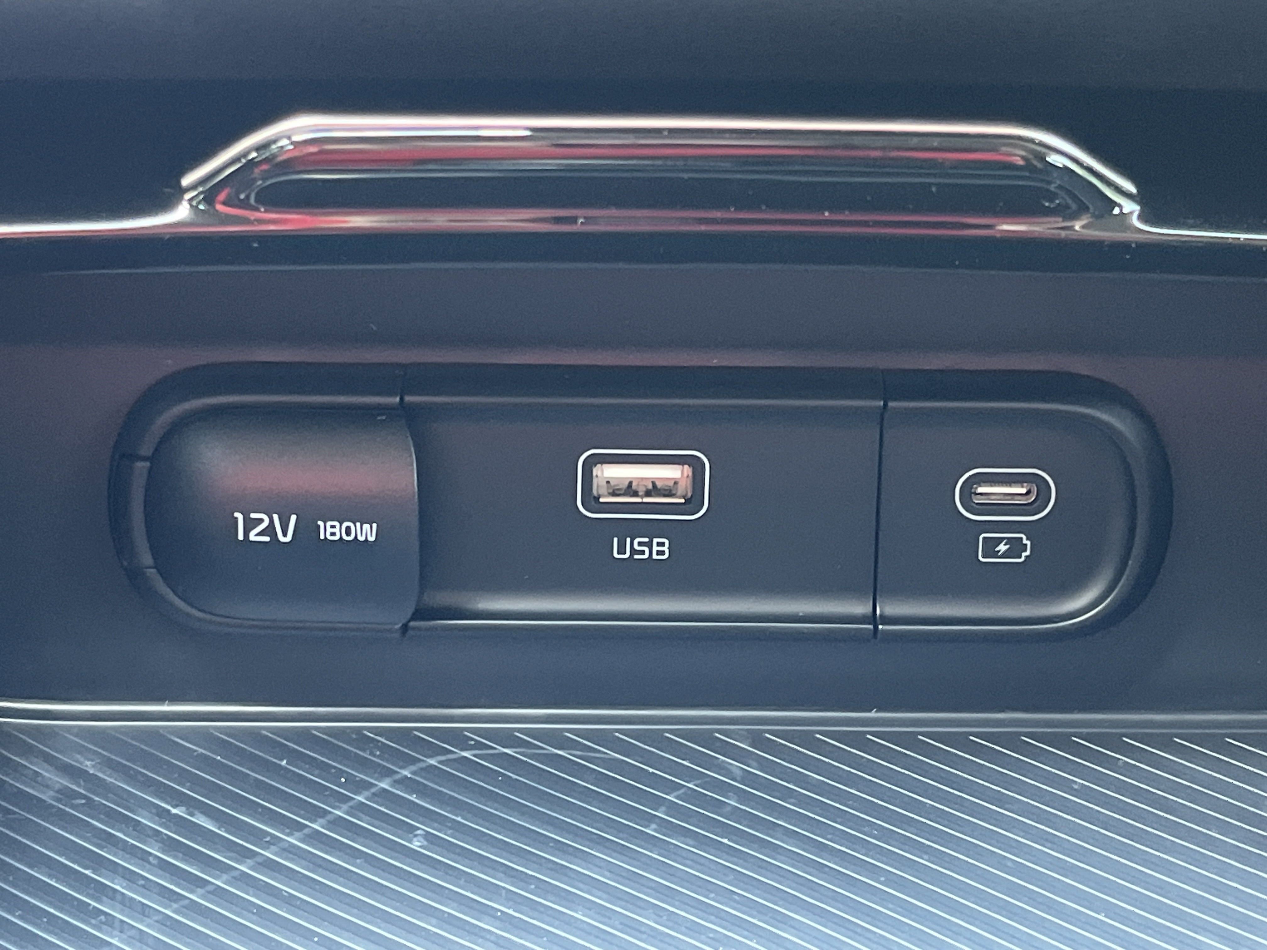 New 2025 Kia Sportage LX image 8