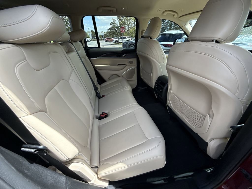 Used 2022 Jeep Grand Cherokee Limited AWD/4WD image 17