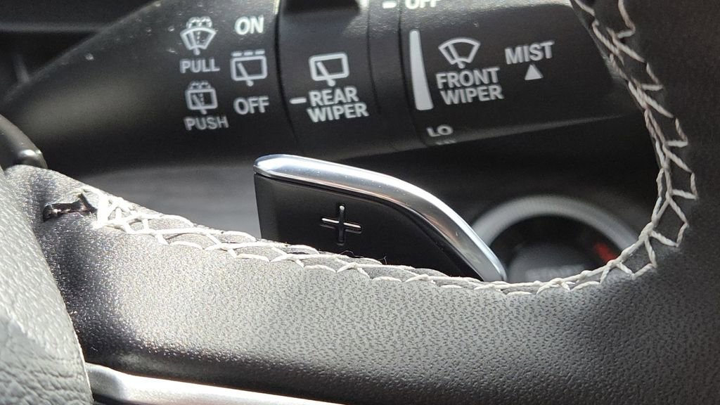 Used 2023 Jeep Grand Cherokee L Limited w/ Luxury Tech Group II image 18