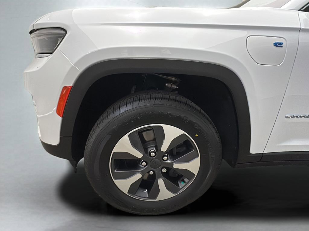 Used 2022 Jeep Grand Cherokee Limited 4xe AWD/4WD image 3