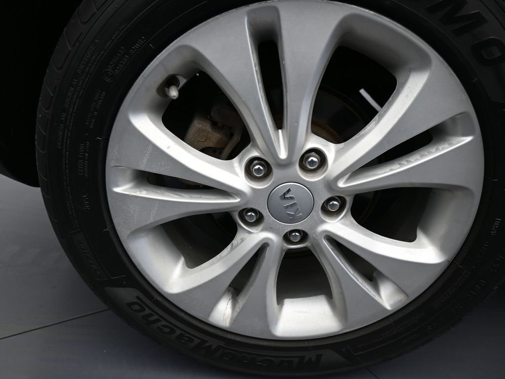 Used 2016 Kia Soul + image 36