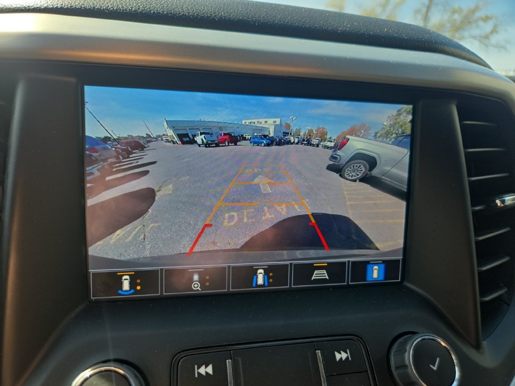 Used 2023 GMC Acadia SLT w/ Technology Package AWD/4WD image 27