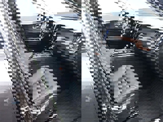 Certified 2023 Volvo XC60 B5 Plus image 29