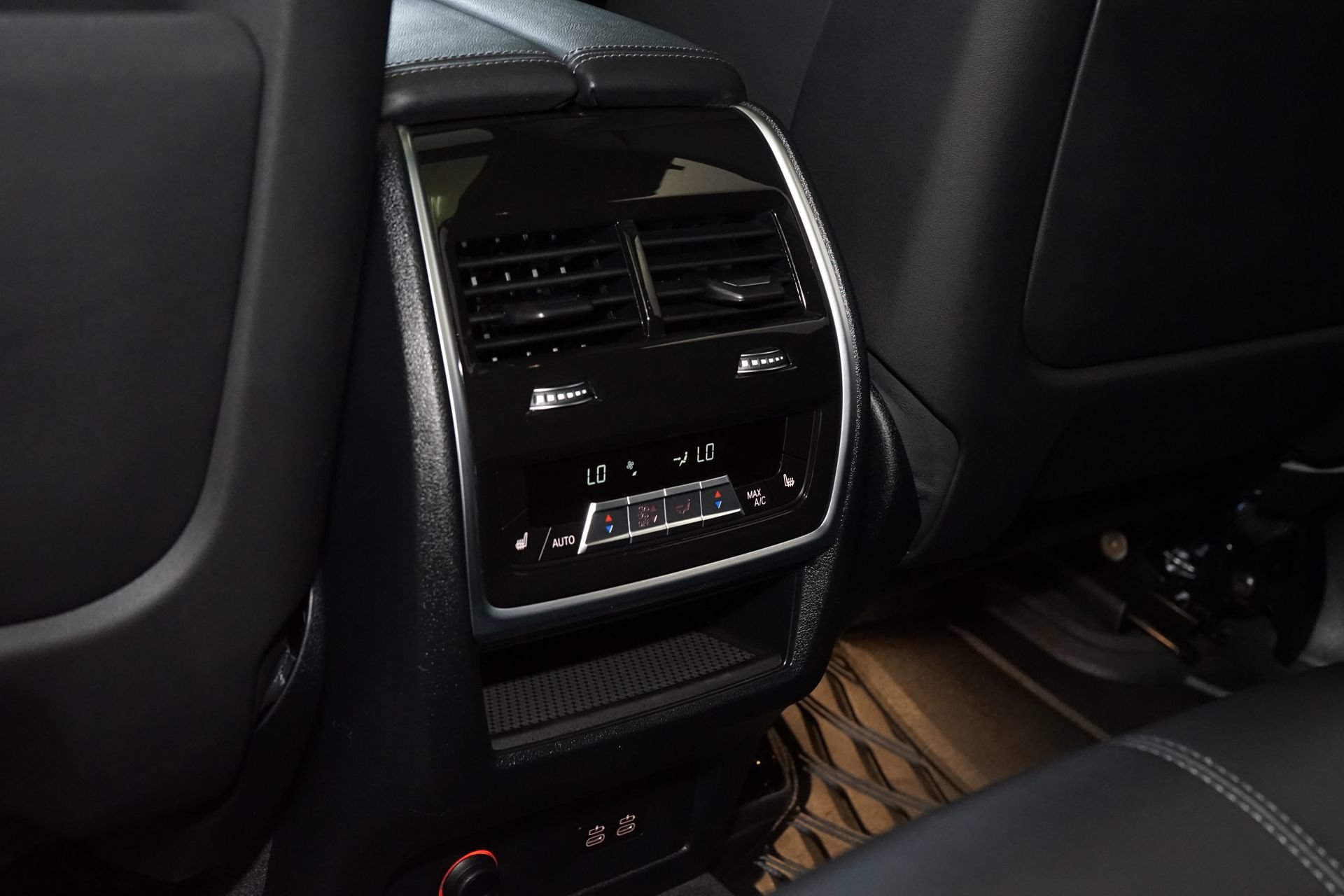 Used 2024 BMW X5 M Competition w/ Executive Package AWD/4WD image 21