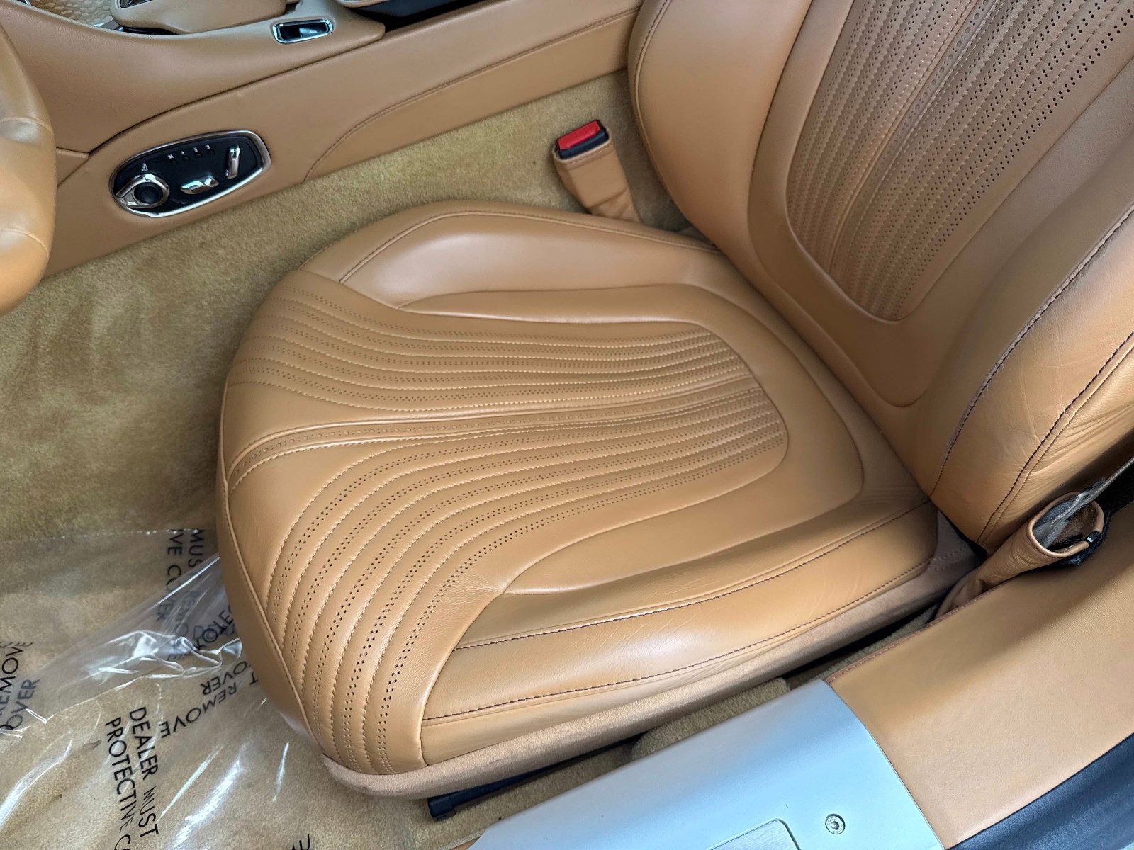 Used 2017 Aston Martin DB11 V12 image 16