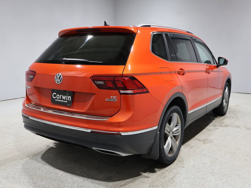 Used 2018 Volkswagen Tiguan SEL Premium w/ 3rd Row Seat Package image 2