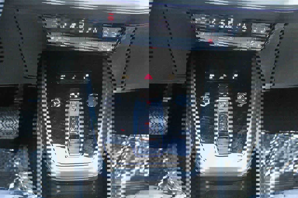 Used 2023 Audi Q4 e-tron Premium Plus w/ Premium Plus image 14