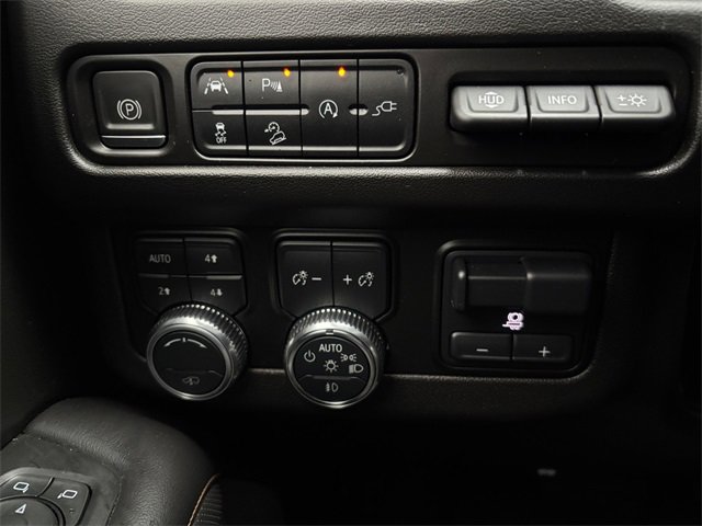 Used 2021 GMC Yukon AT4 w/ AT4 Premium Plus Package image 19