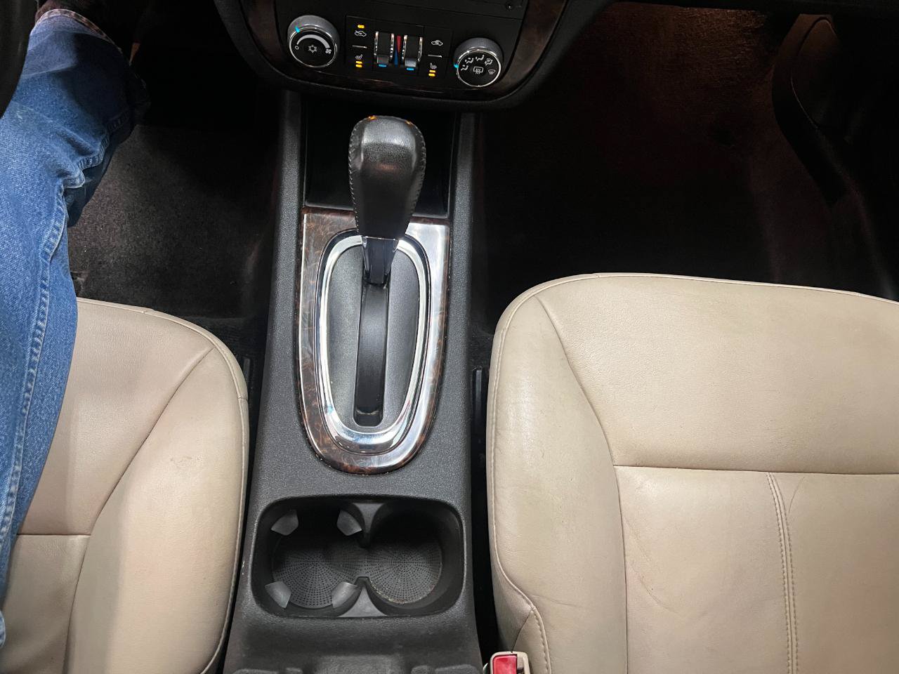 Used 2012 Chevrolet Impala LTZ FWD image 44
