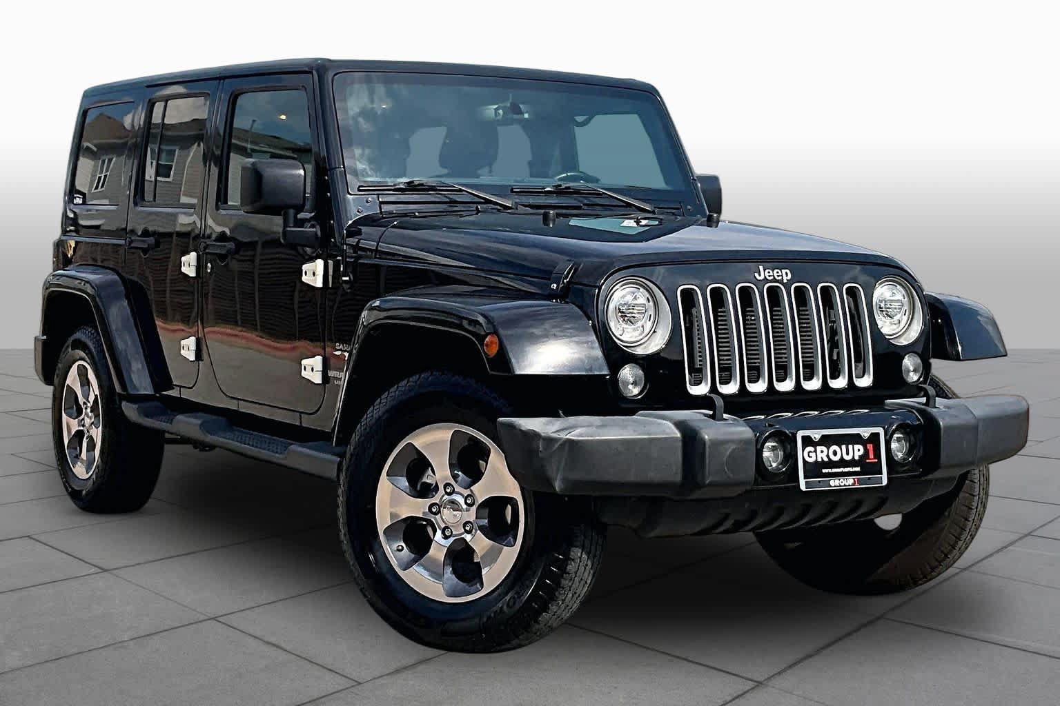 Used 2017 Jeep Wrangler Unlimited Sahara AWD/4WD image 3