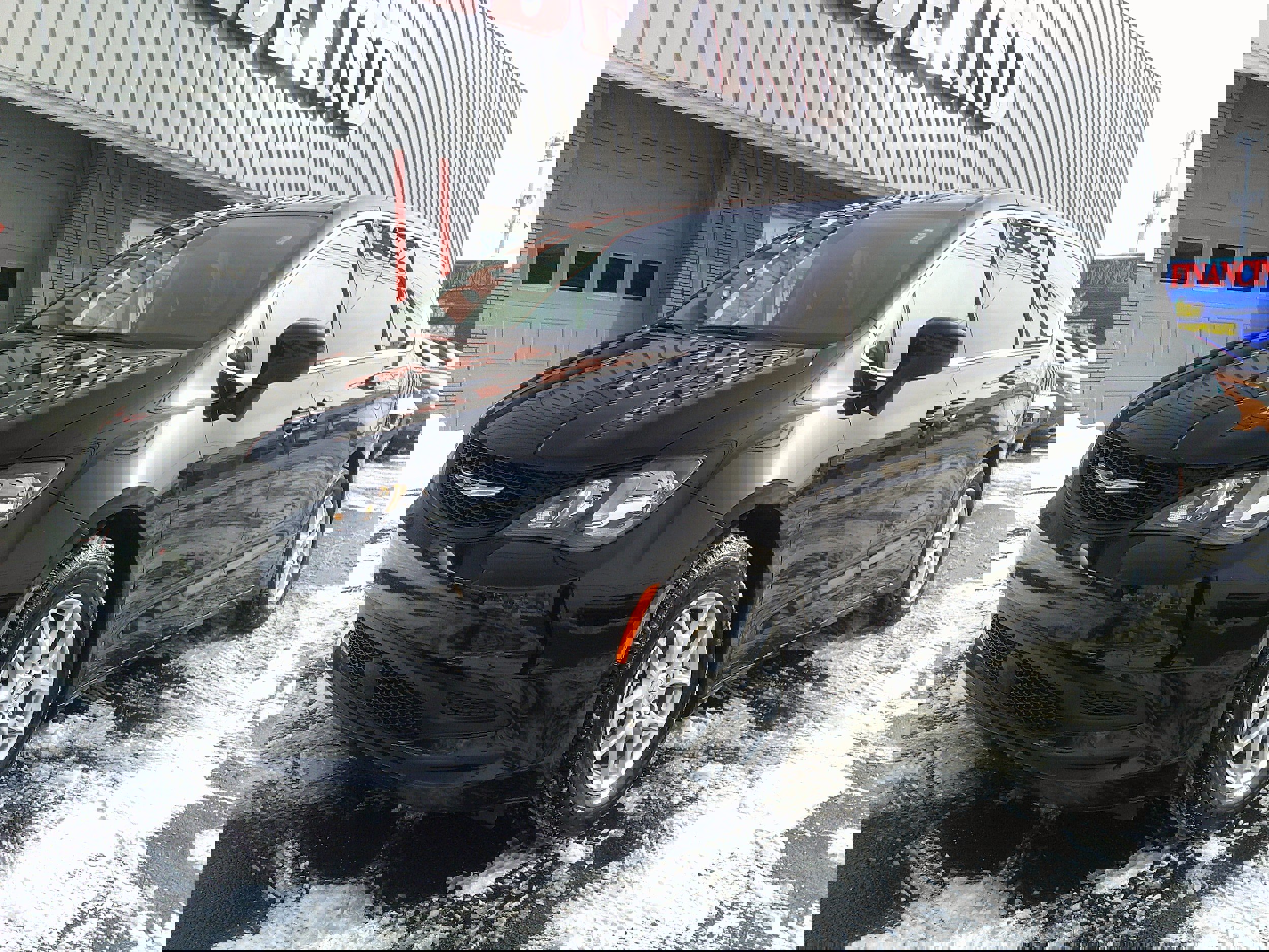 Used 2024 Chrysler Voyager LX image 10