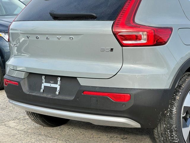 New 2025 Volvo XC40 B5 Plus w/ Climate Package image 8