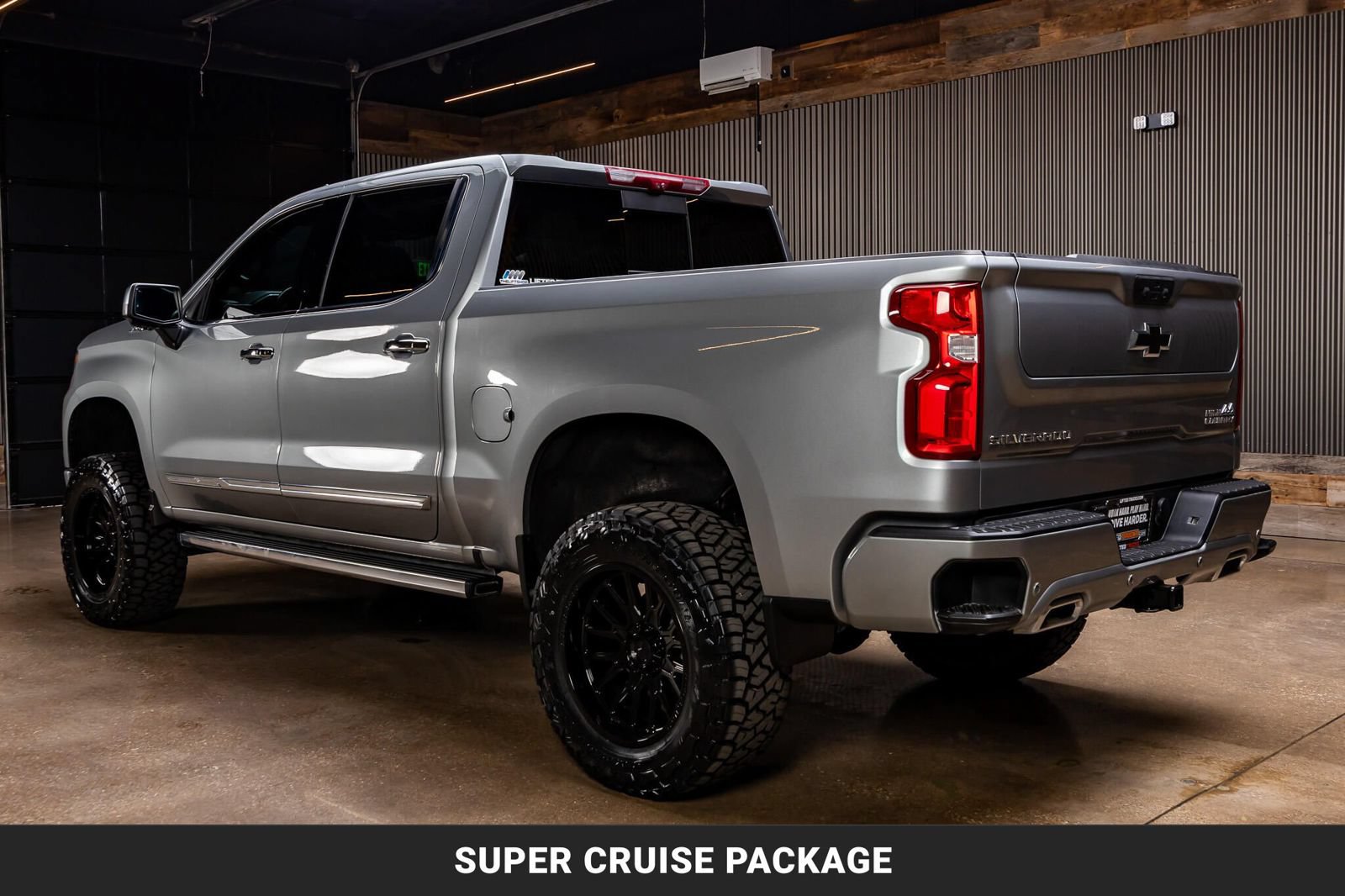 Used 2025 Chevrolet Silverado 1500 High Country AWD/4WD image 7