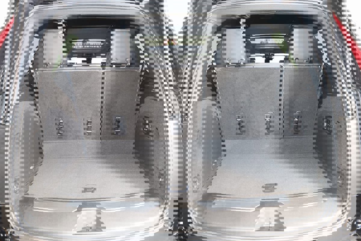 Used 2023 Cadillac Escalade Premium Luxury image 55