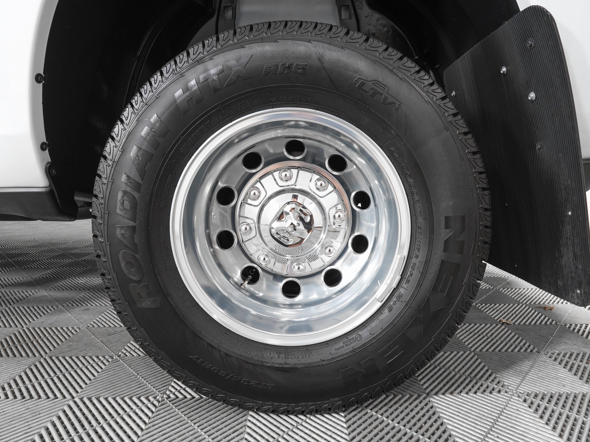 Used 2025 RAM 3500 Laramie w/ Sport Appearance Package image 31