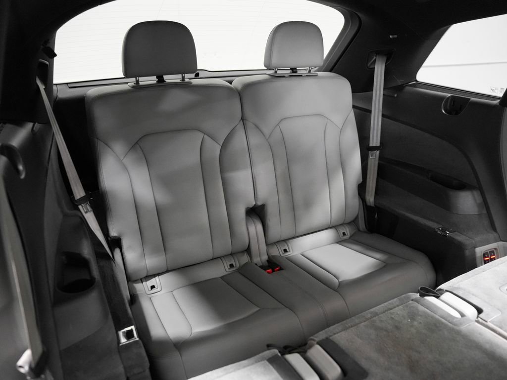 Used 2017 Audi Q7 3.0T Premium Plus w/ Premium Plus Package image 32