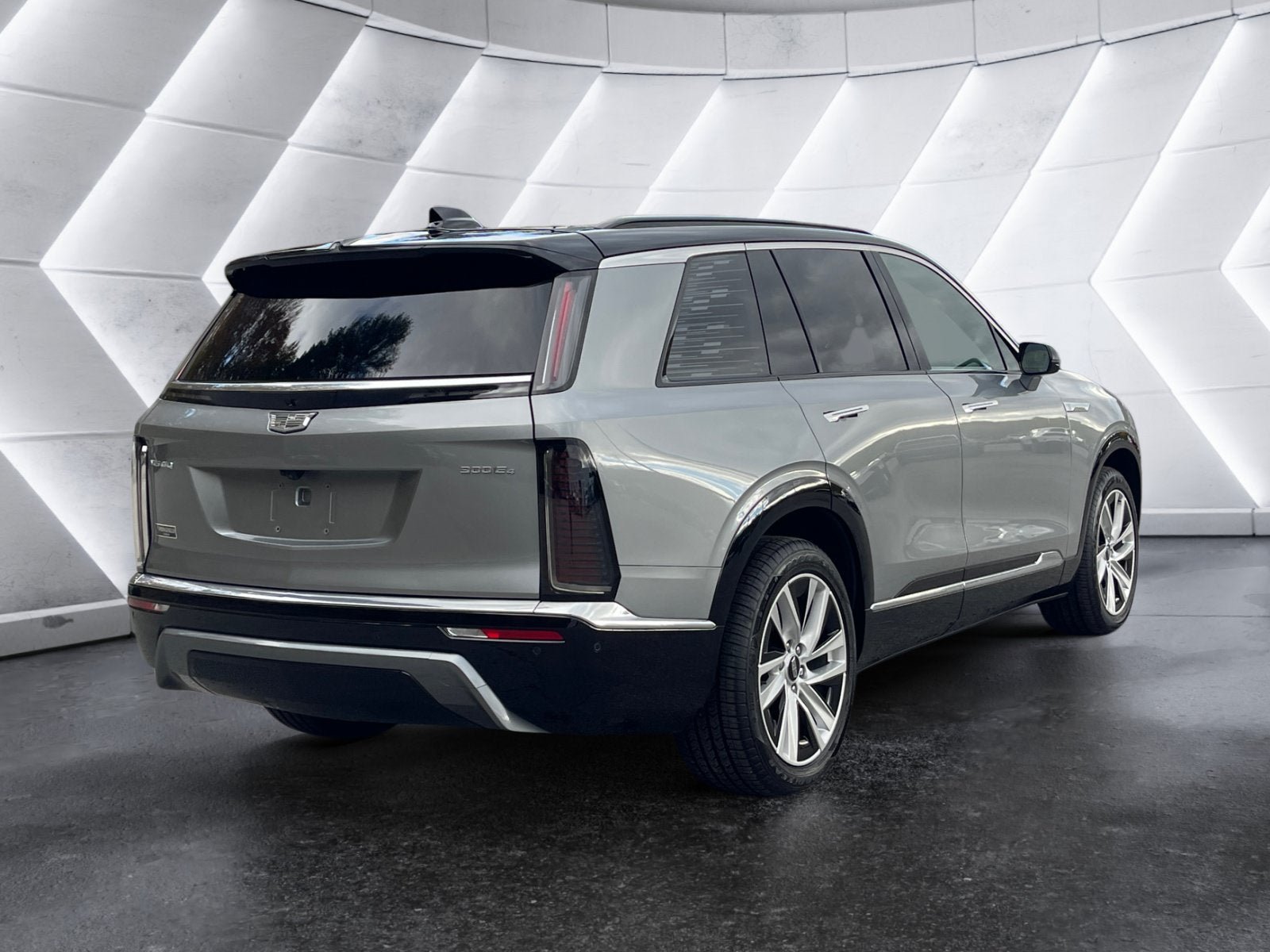 Used 2026 Cadillac Vistiq Luxury w/ LPO, Floor Liner Package AWD/4WD image 6