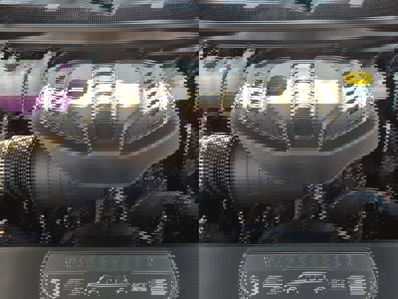 New 2025 Jeep Wagoneer 4WD w/ HD Trailer Tow Package image 17