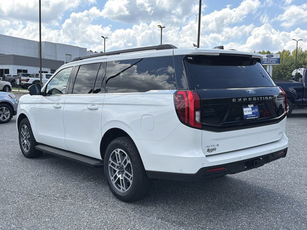 Used 2025 Ford Expedition Max Active AWD/4WD image 5