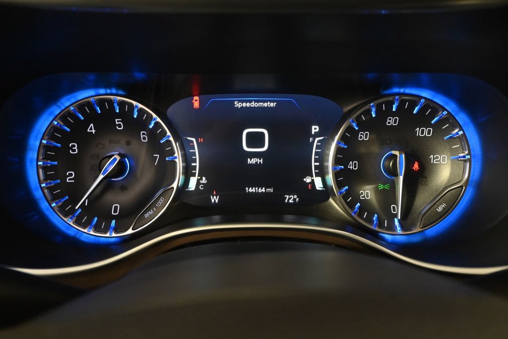 Used 2017 Chrysler Pacifica Touring-L Plus FWD image 26