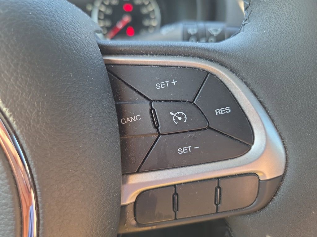 Used 2023 Jeep Renegade Altitude image 13