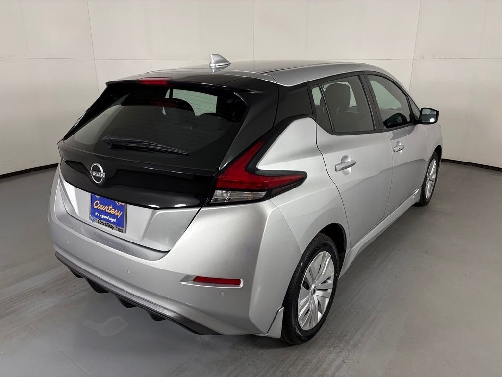 Used 2025 Nissan Leaf S FWD image 9