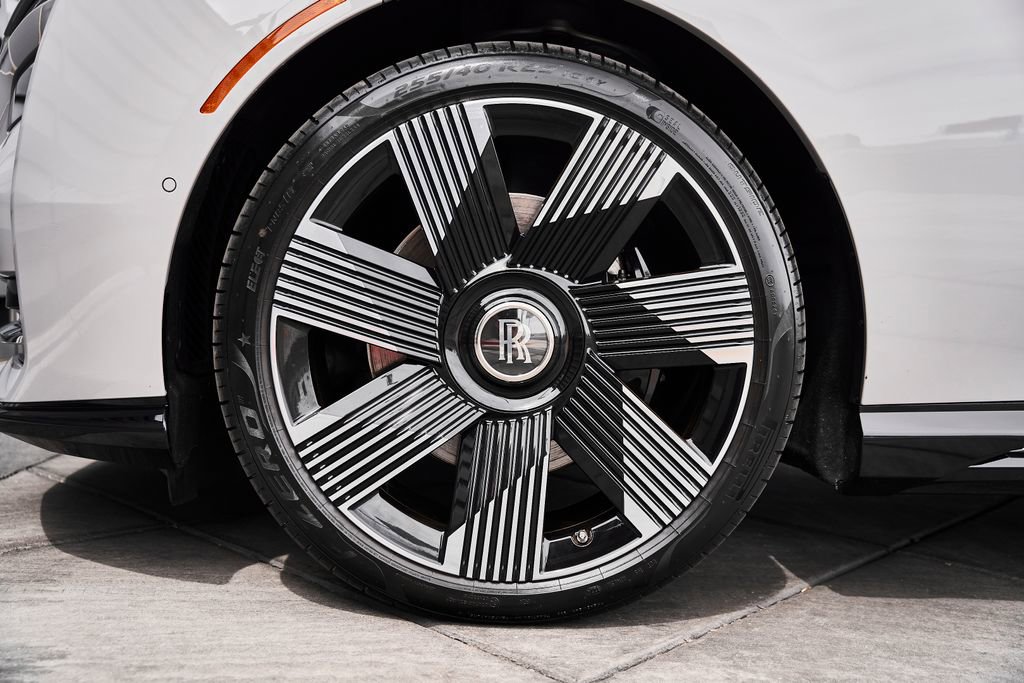 Used 2025 Rolls-Royce Spectre w/ Spectre Launch Package image 3