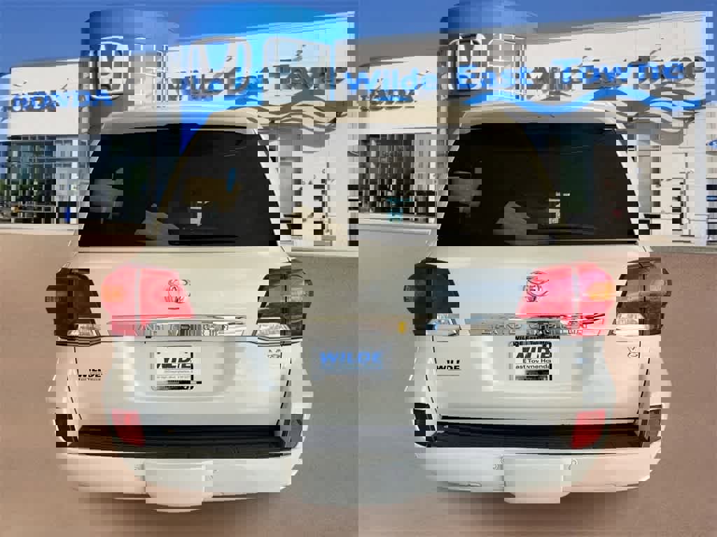 Used 2015 Toyota Land Cruiser image 7