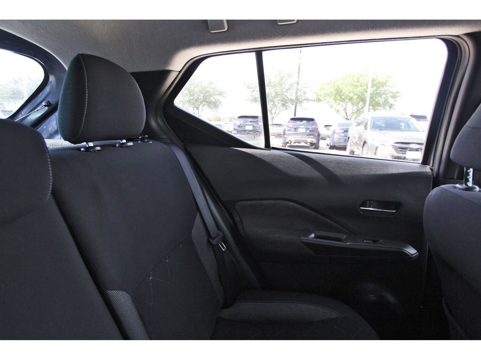 Used 2019 Nissan Kicks SV image 12