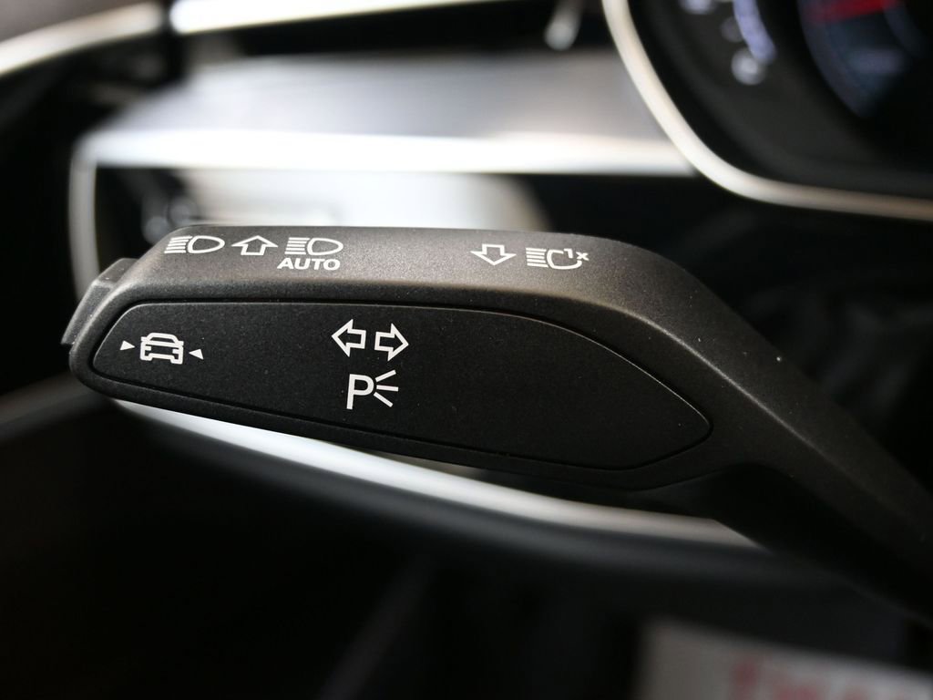 Certified 2025 Audi A8 L 3.0T image 30