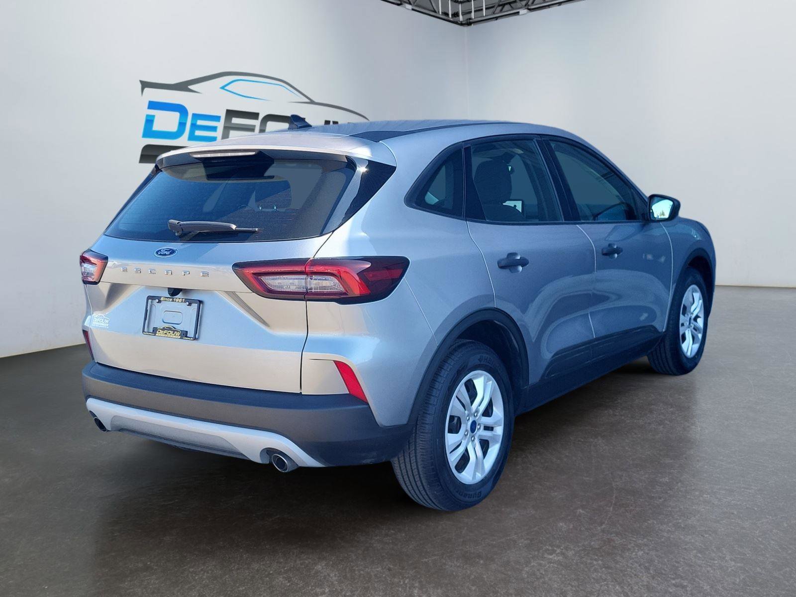 Used 2023 Ford Escape Base image 3