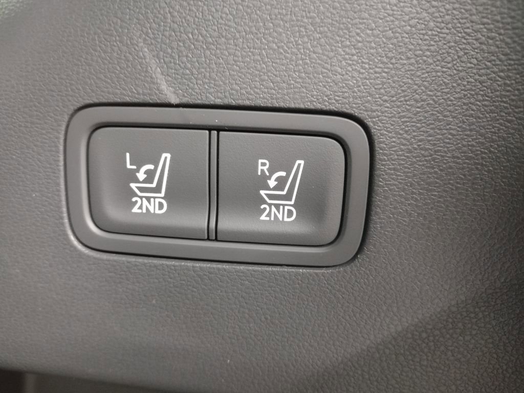 New 2026 Hyundai Santa Fe SE image 18