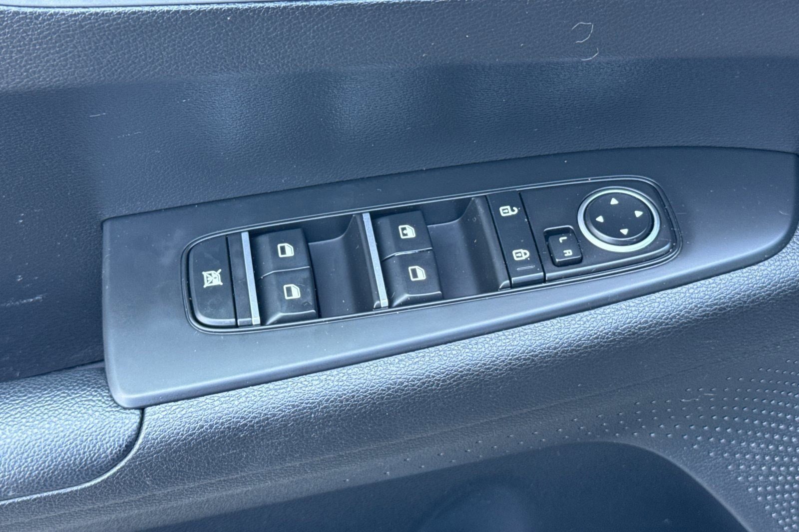 Used 2023 Kia Forte LXS w/ LXS Technology Package FWD image 14