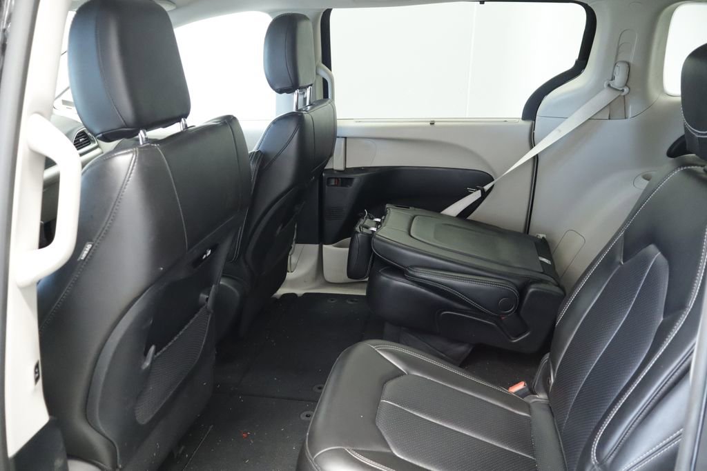 Certified 2023 Chrysler Pacifica Touring-L FWD image 21