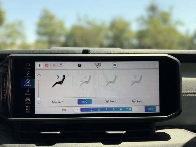 Used 2025 Jeep Wrangler Sport AWD/4WD image 17