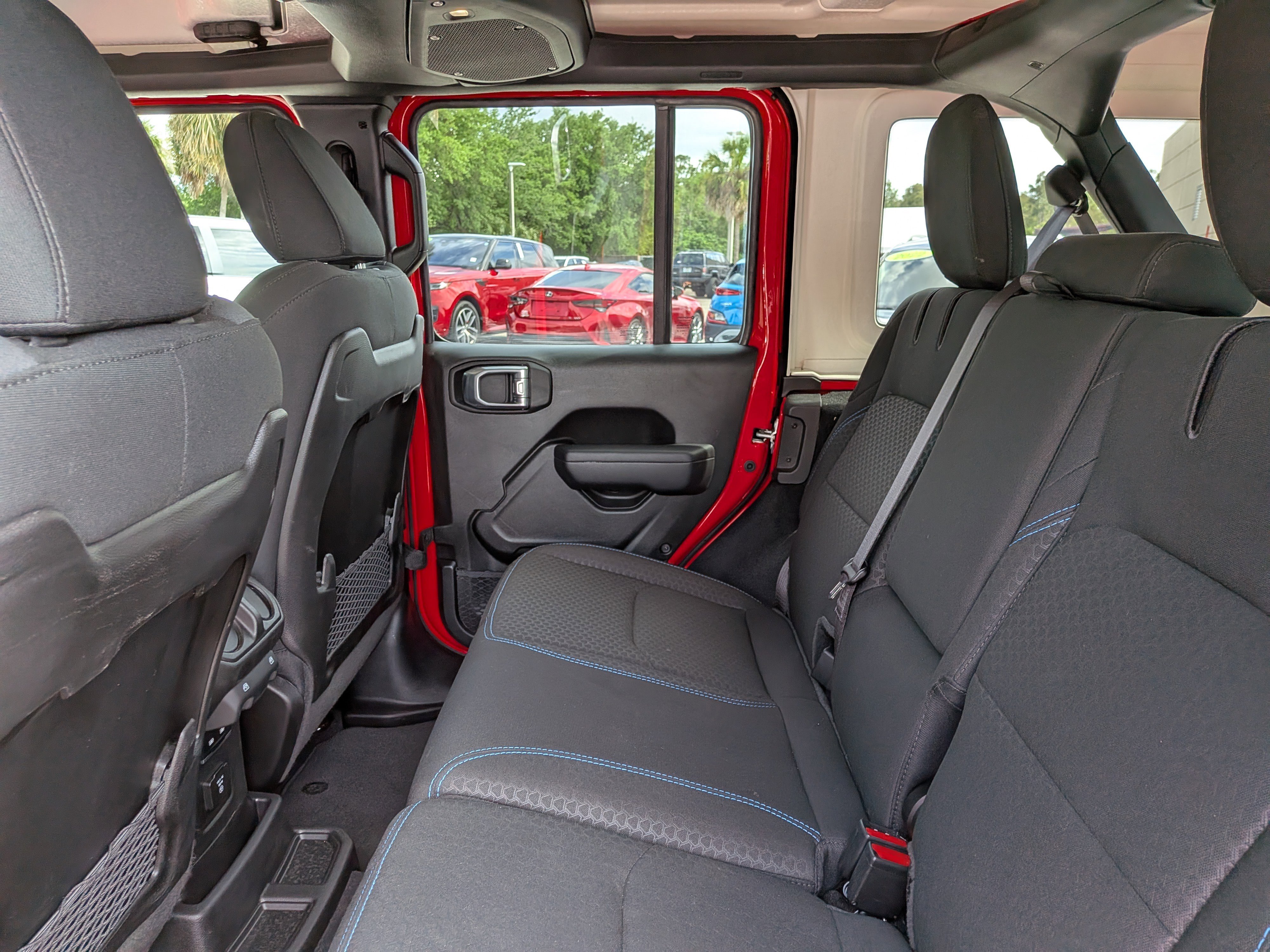 Used 2025 Jeep Wrangler Unlimited Rubicon 4xe w/ Safety Group image 15