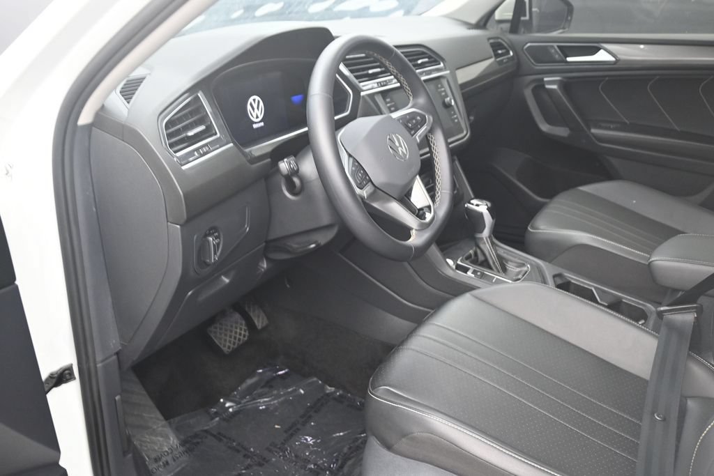 Used 2023 Volkswagen Tiguan SE FWD image 10