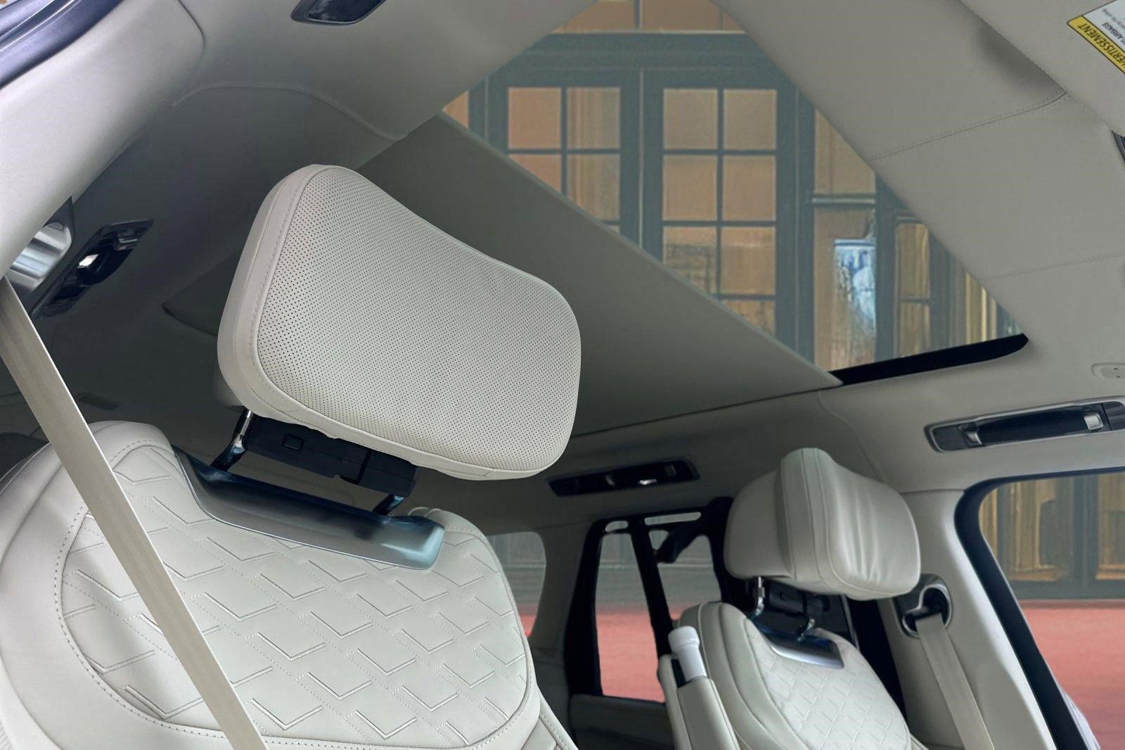 New 2026 Land Rover Range Rover SV image 13