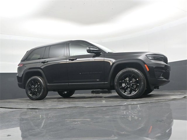 New 2025 Jeep Grand Cherokee Altitude image 36