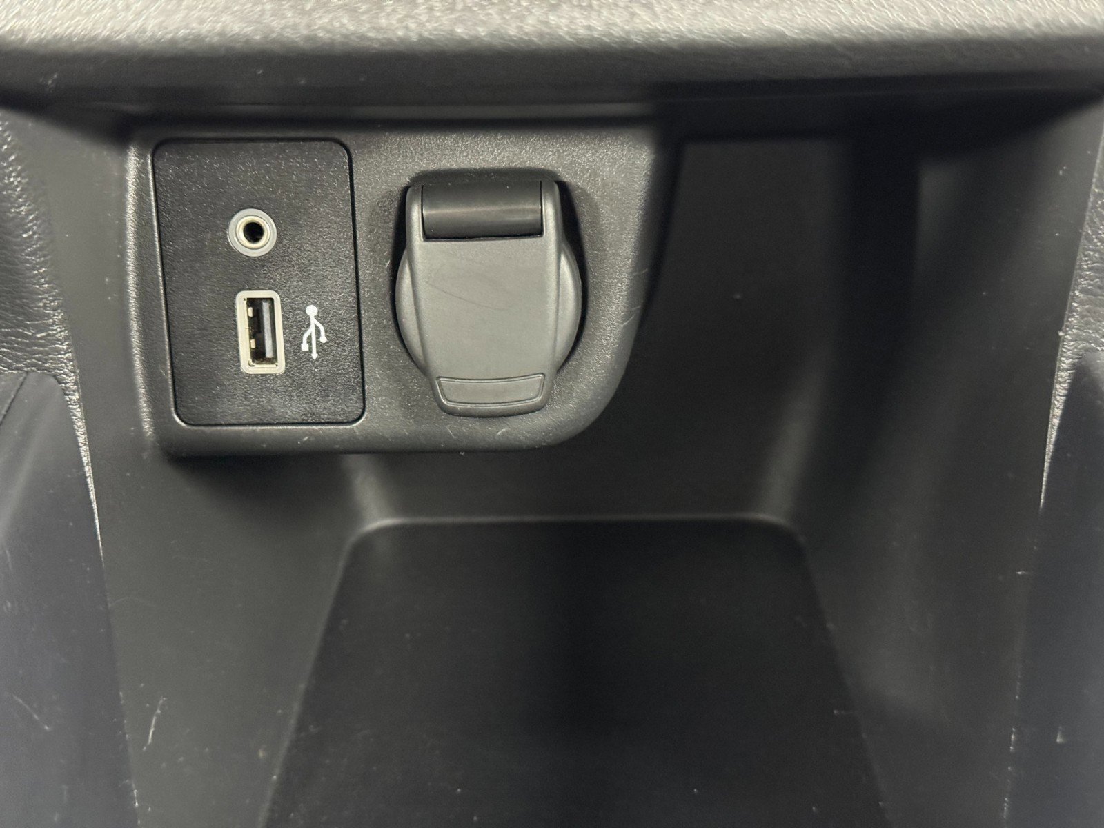 Used 2021 Nissan Versa SV image 24