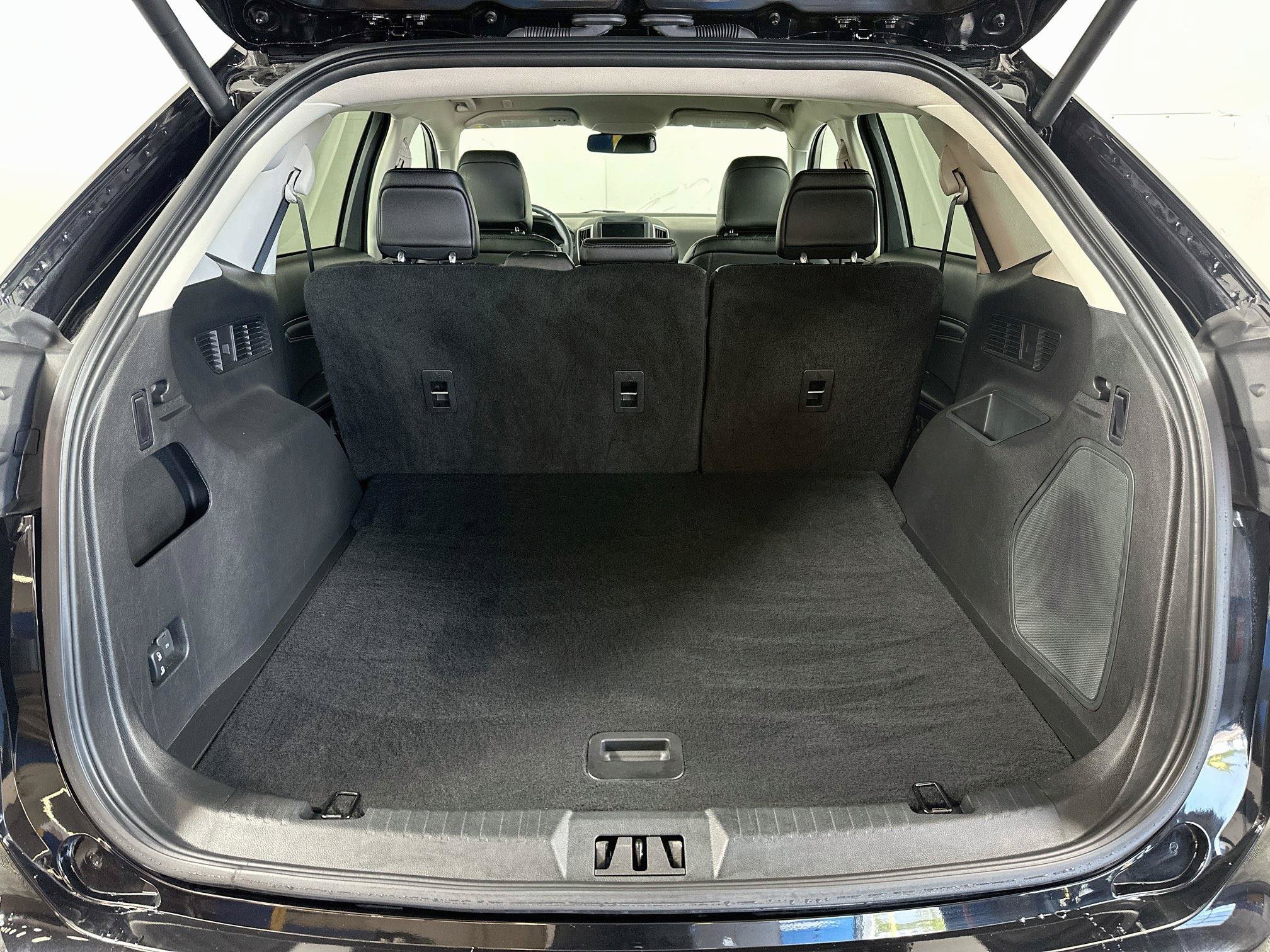 Used 2024 Ford Edge Titanium AWD/4WD image 24