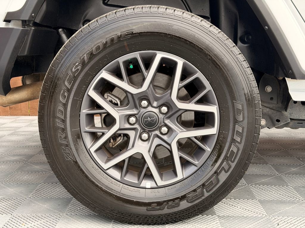 Used 2025 Jeep Wrangler Unlimited Sahara AWD/4WD image 21