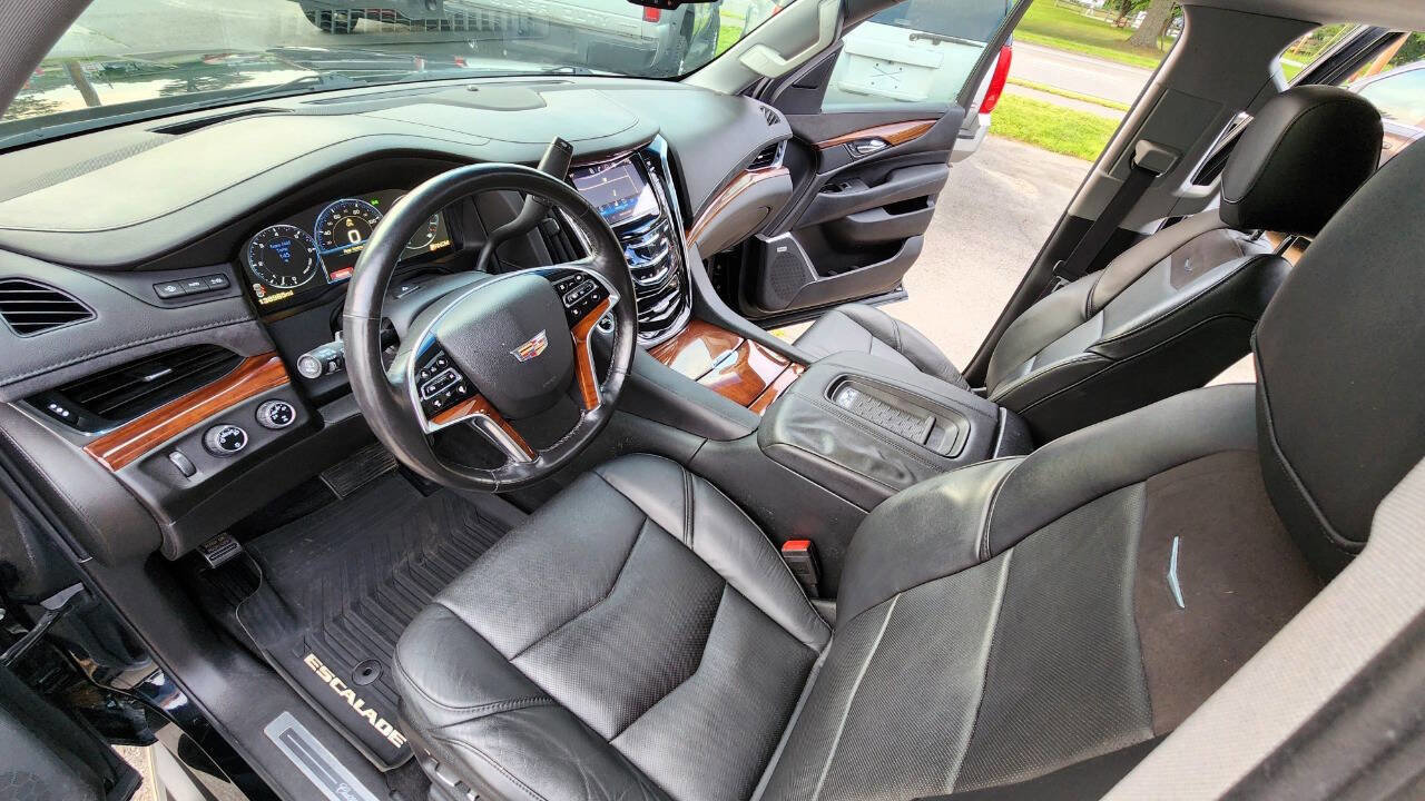 Used 2015 Cadillac Escalade ESV Luxury image 28