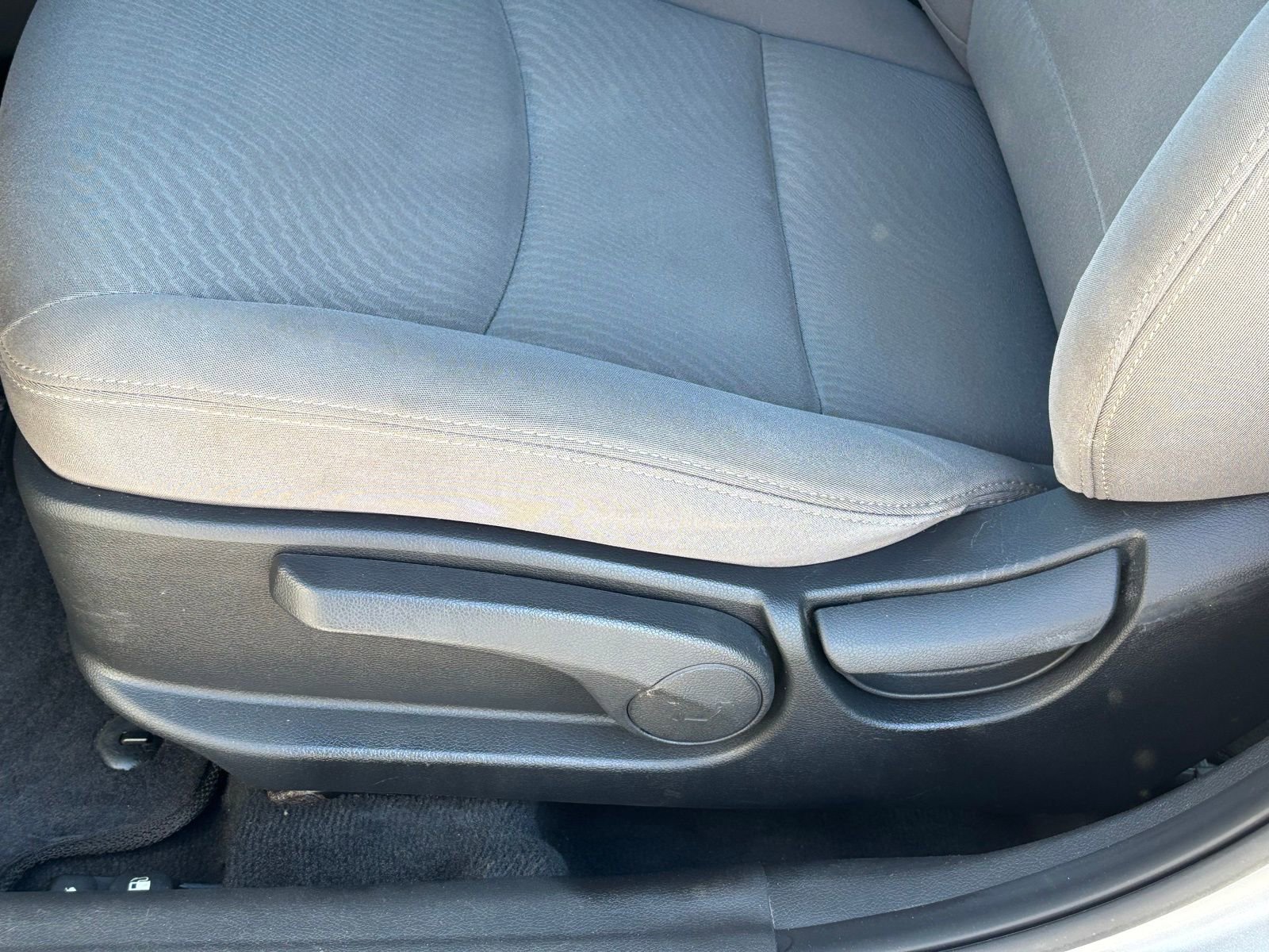 Used 2015 Hyundai Elantra SE w/ Option Group 02 FWD image 13