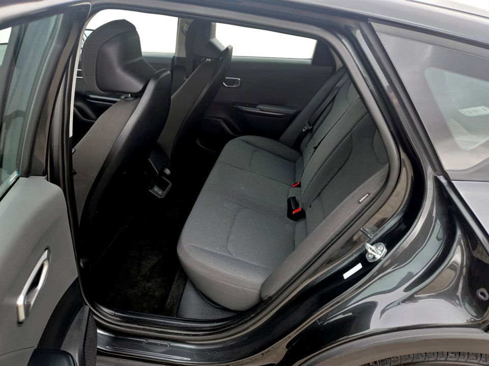 Used 2025 Kia K4 LXS image 29