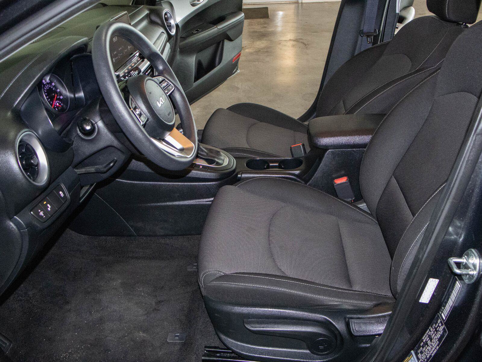 Used 2024 Kia Forte LXS w/ LXS Technology Package FWD image 7