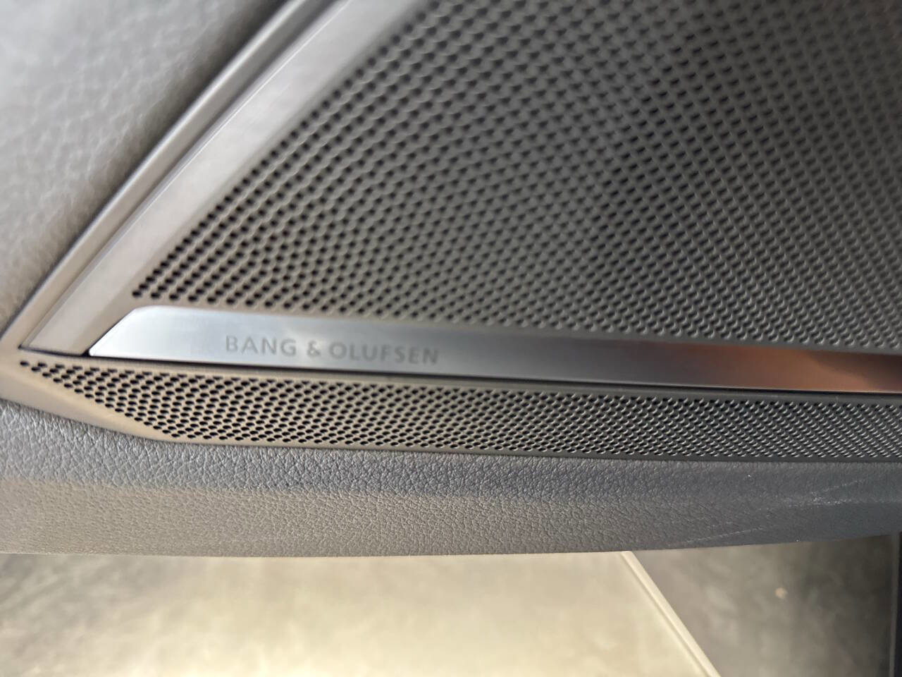 Used 2024 Audi A6 Premium Plus w/ Executive Package image 27