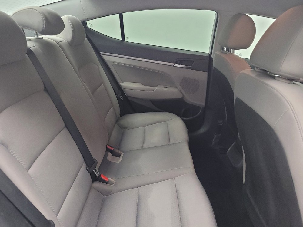 Used 2017 Hyundai Elantra SE image 19